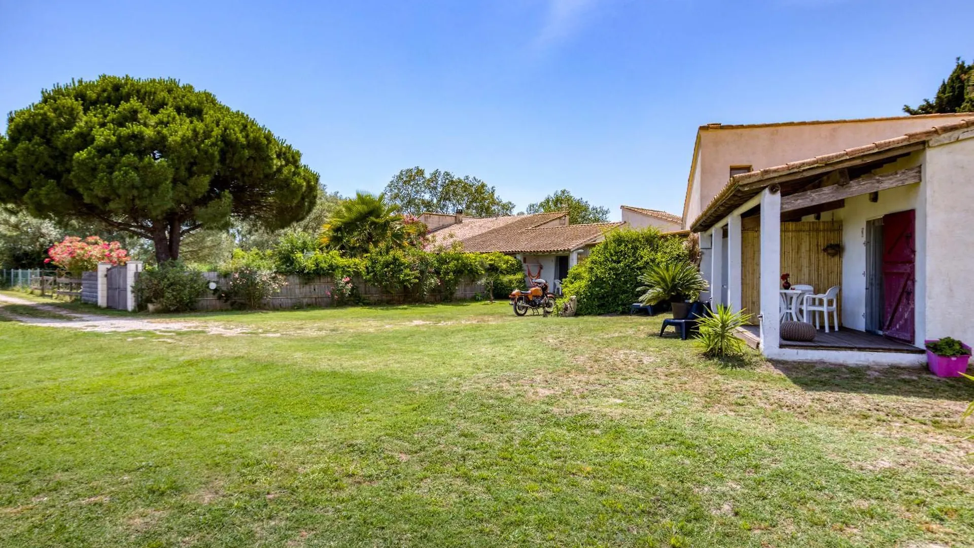 Mas Des Cypres-Ensemble De 4 Mazets Villa Saintes-Maries-de-la-Mer 0*,  Fransa